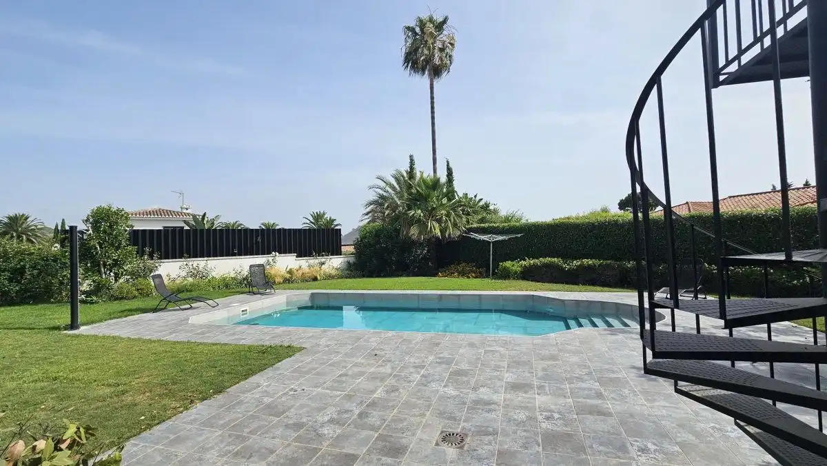 Piscina de Casa o chalet en venta en Sotogrande con Aire acondicionado, Jardín privado y Terraza