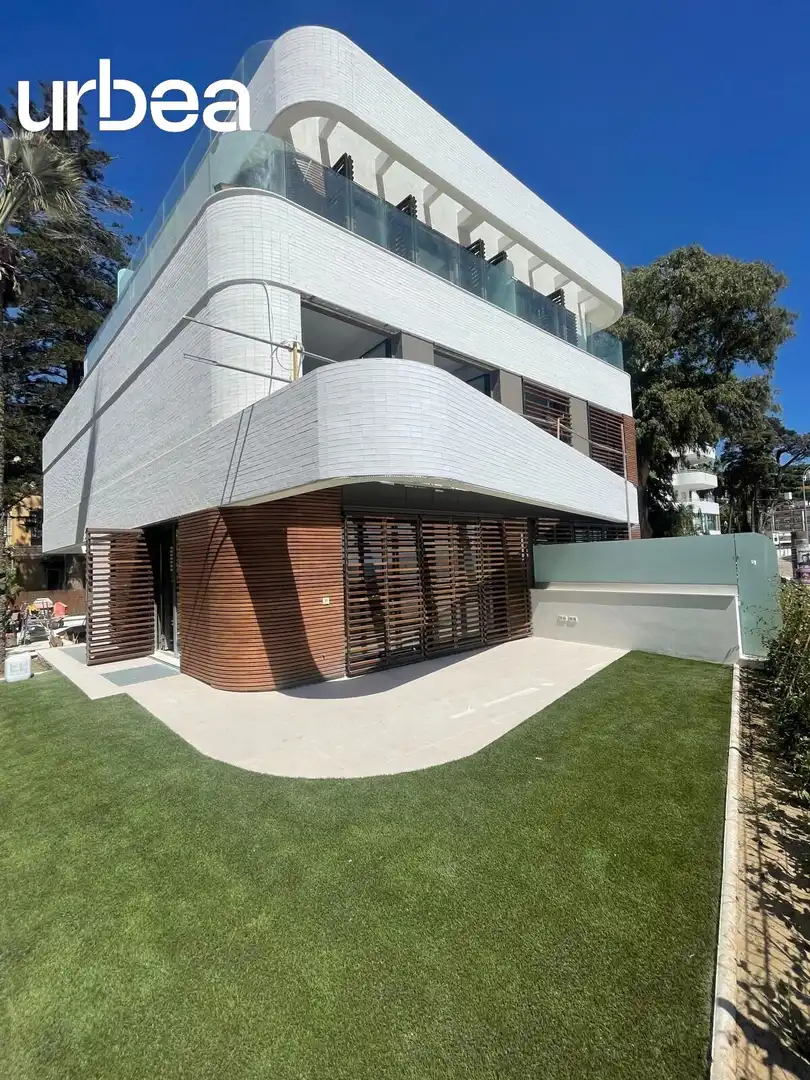 Vista exterior de Dúplex de alquiler en Málaga con Aire acondicionado, Calefacción y Jardín privado