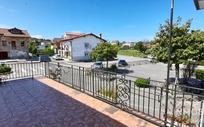 Vista exterior de Casa o xalet en venda en Argoños  amb Calefacció i Terrassa