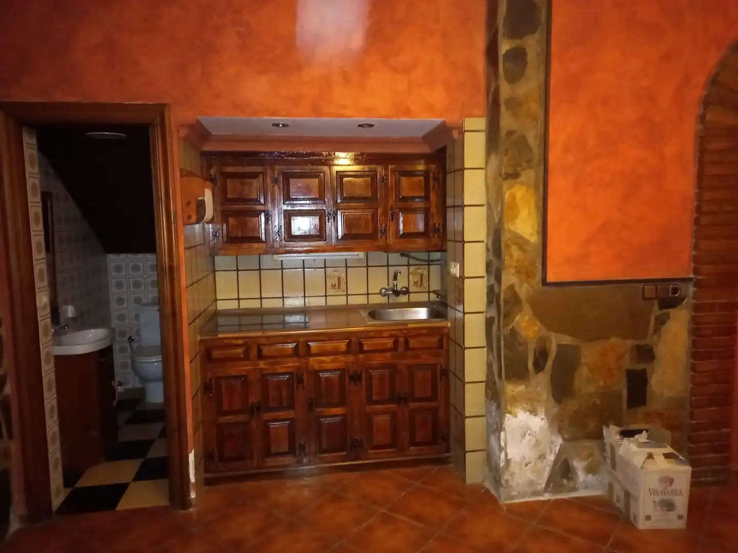 Cocina de Local en venta en San Adrián