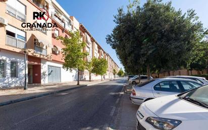 Exterior view of Flat for sale in  Granada Capital