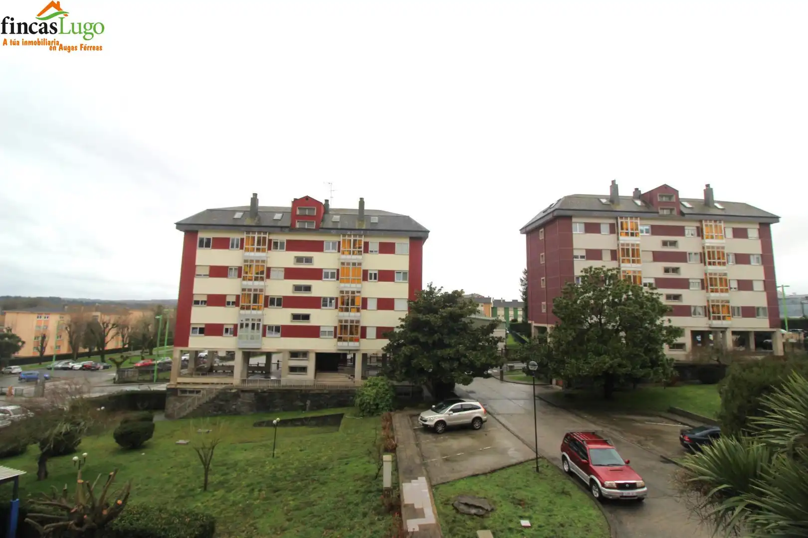 Vista exterior de Pis en venda en Lugo amb Calefacció, Parquet i Traster