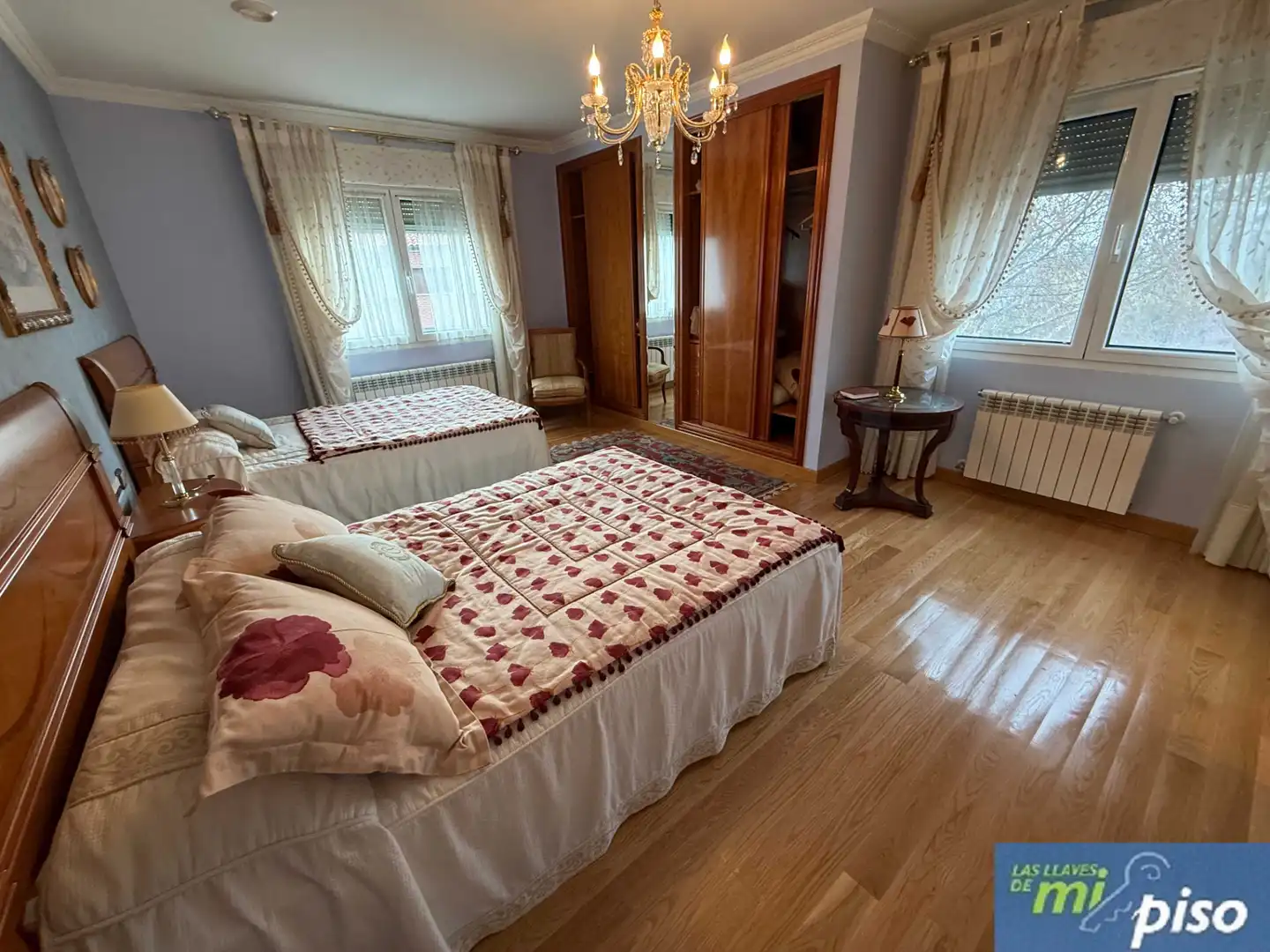 Dormitori de Casa o xalet en venda en Santovenia de Pisuerga amb Calefacció, Jardí privat i Parquet