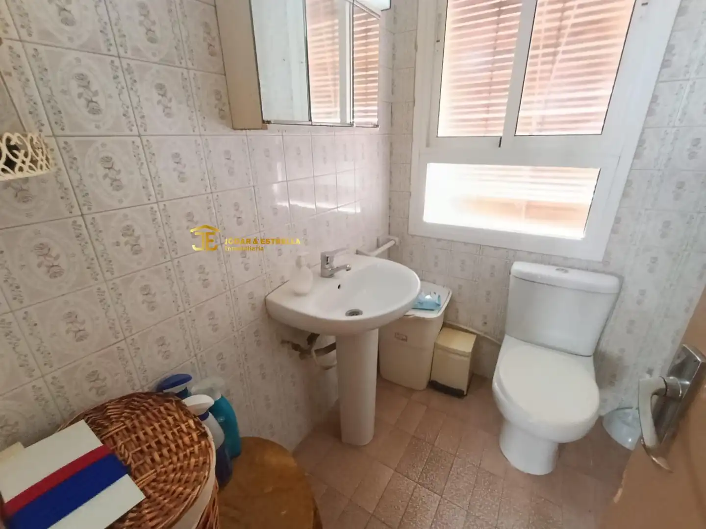 Bany de Pis en venda en Lorca amb Aire condicionat, Terrassa i Balcó