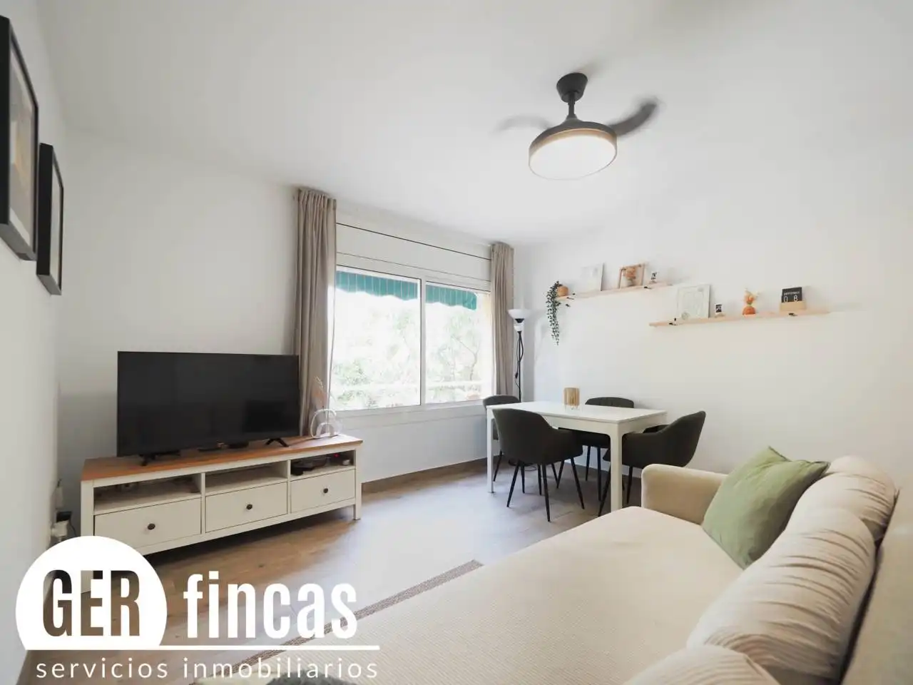 Living room of Flat for sale in Terrassa  with Alarm