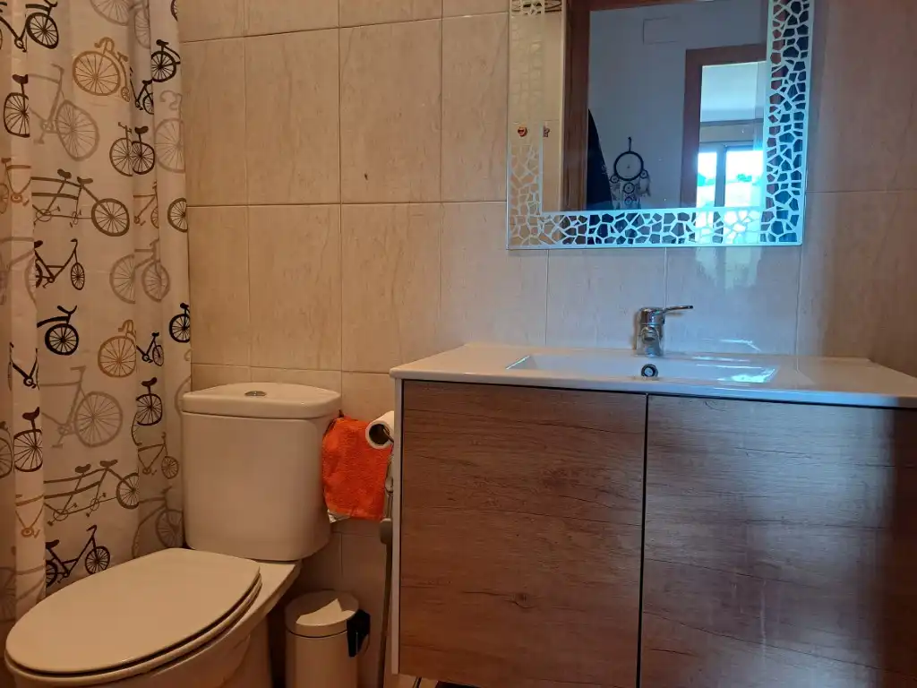 Badezimmer von Maisonette zum Verkauf in Berga mit Heizung, Parkett und Abstellraum