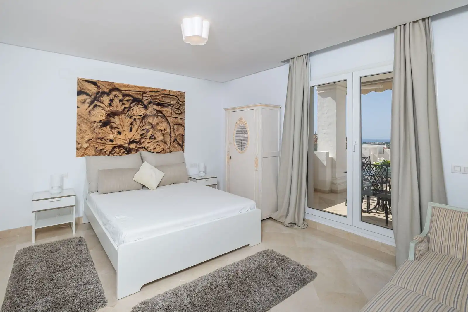 Schlafzimmer von Wohnungen zum Verkauf in Marbella mit Terrasse, Möbliert und Gemeinschaftspool