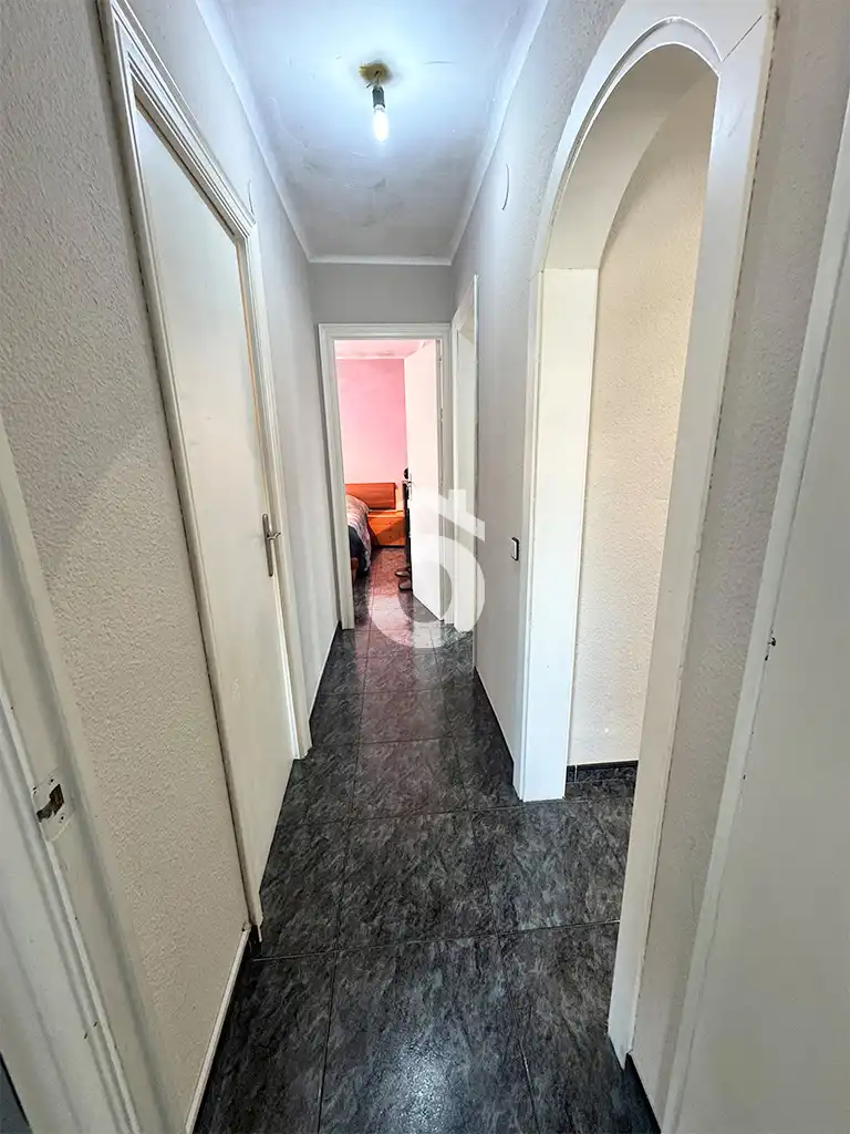 Wohnung zum Verkauf in Esparreguera mit Klimaanlage, Heizung und Balkon