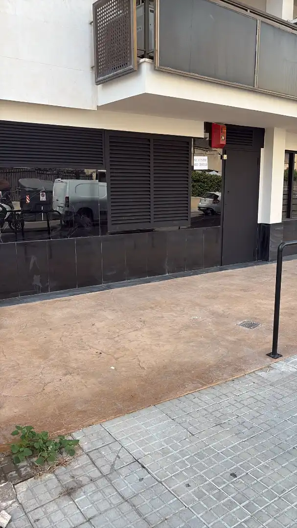 Local comercial en venda a Avinguda de Joan Miró 146, imagen 2