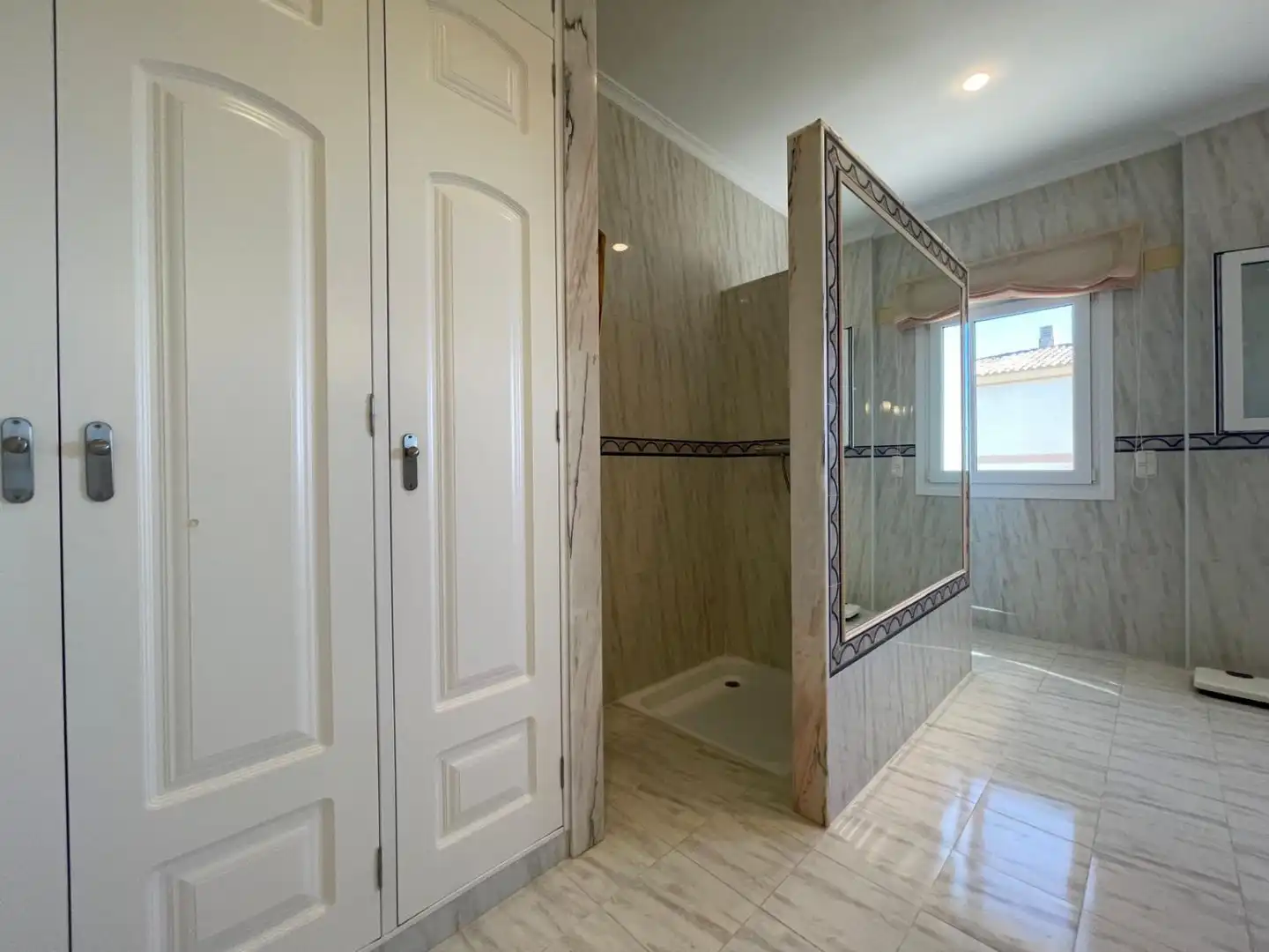 Bathroom of Houses for sale in Vinaròs  with Air Conditioner, Terrace and Furnished