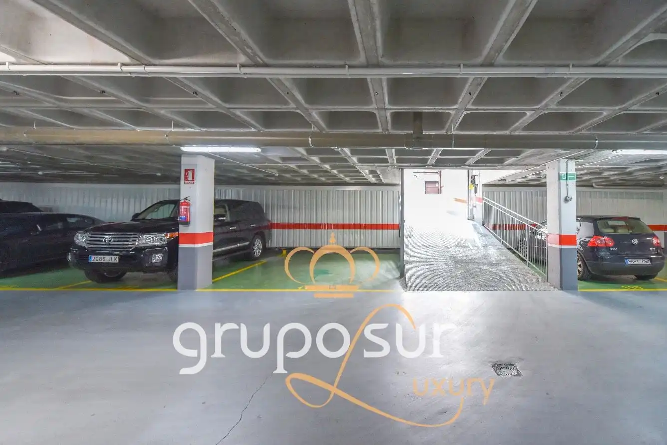 Parking de Ático en venta en Valladolid con Calefacción, Parquet y Trastero