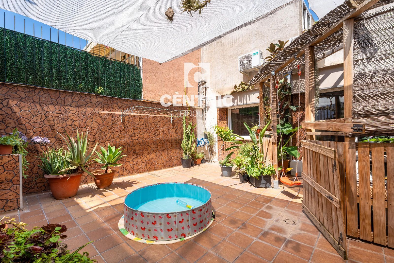 Jardí de Casa o xalet en venda en Terrassa amb Aire condicionat, Calefacció i Terrassa