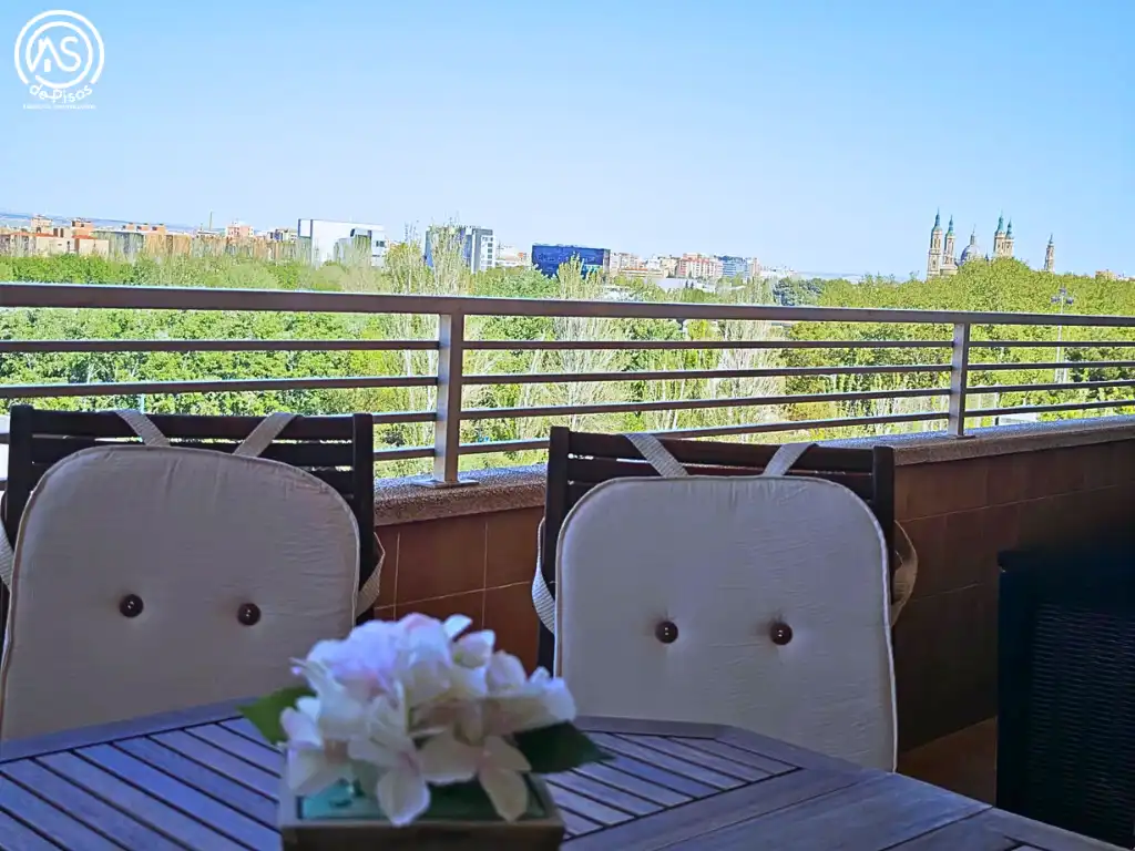 Flat for rent in Calle de la Sierra de Vicor, 21, La Almozara