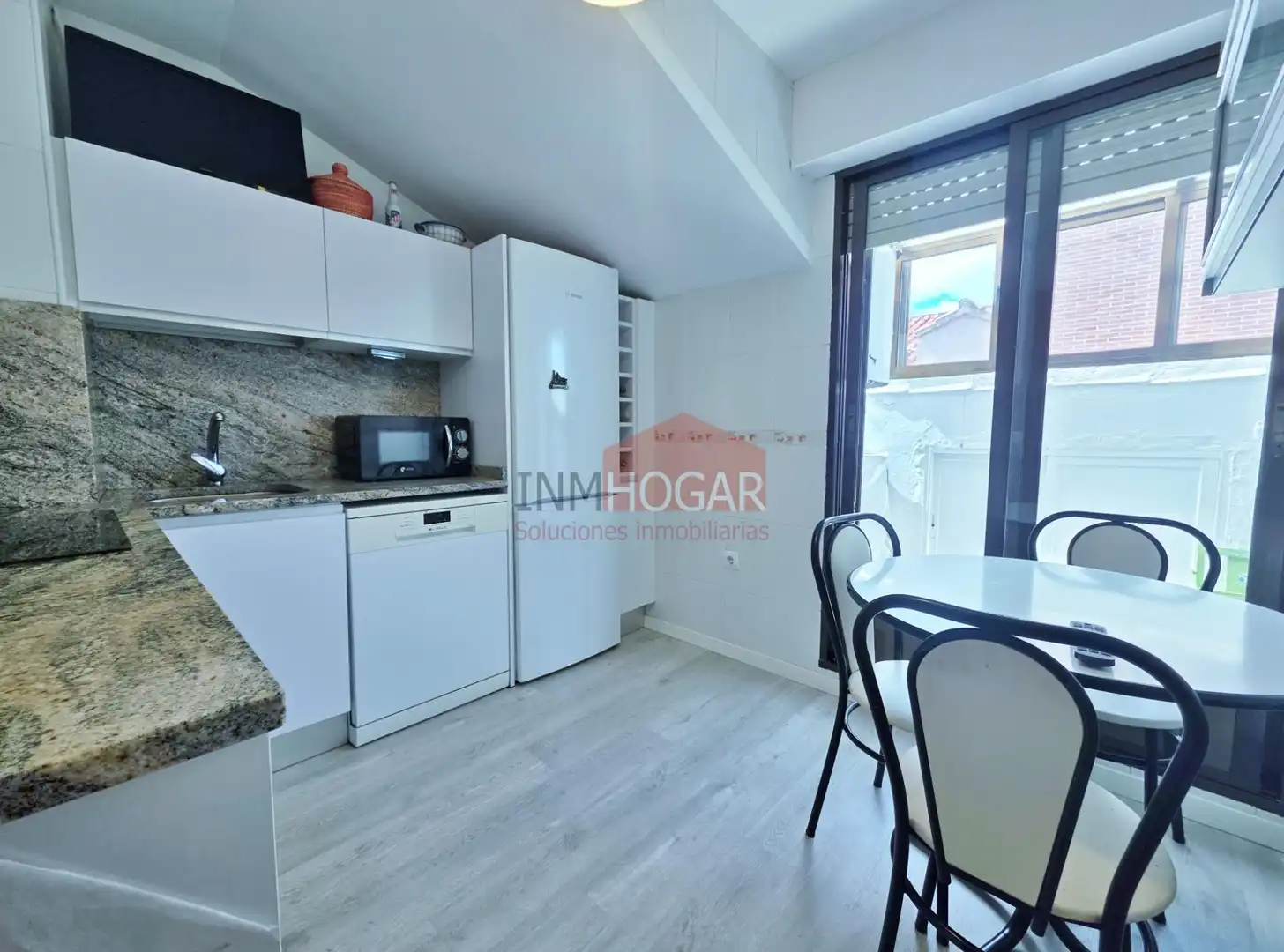Cocina de Piso en venta en Ávila con Calefacción, Parquet y Trastero