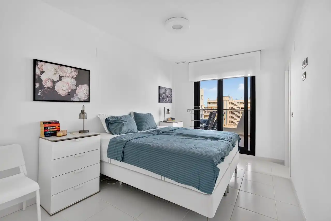 Habitación de Ático en venta en Elche / Elx con Aire acondicionado, Calefacción y Jardín privado