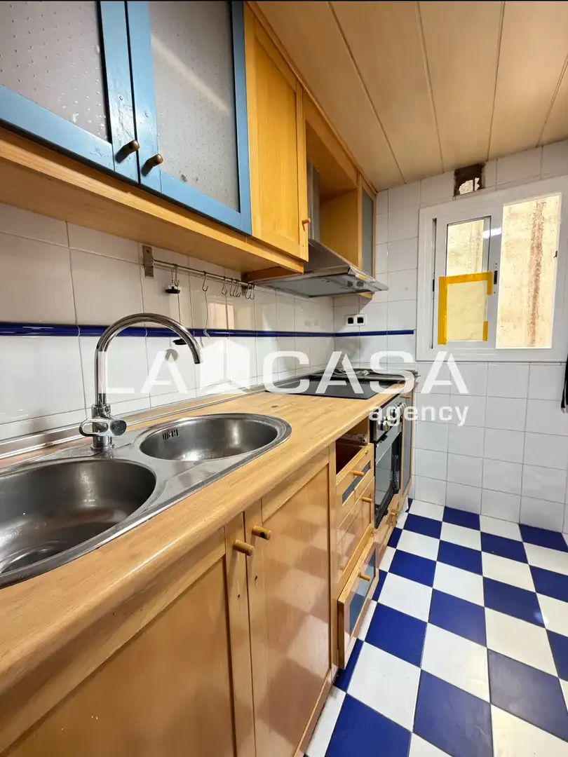 Küche von Dachboden zum Verkauf in Badalona mit Heizung und Terrasse