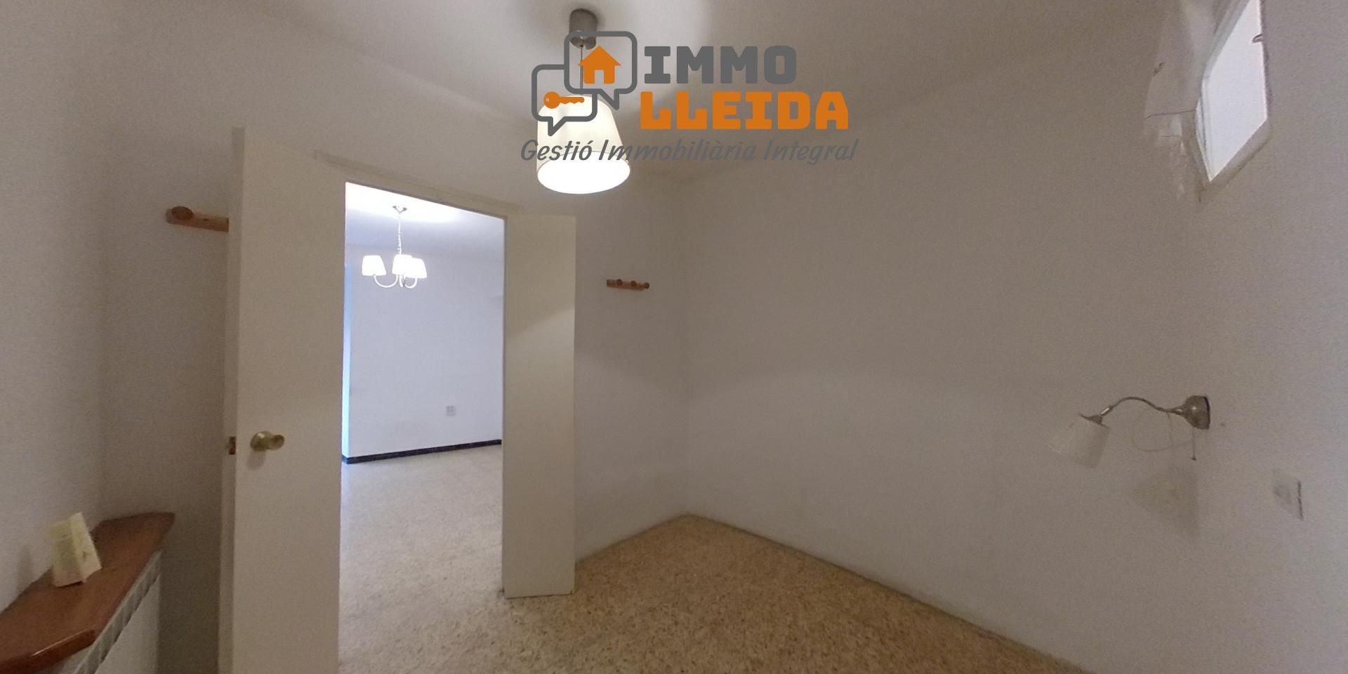 Exterior view of Single-family semi-detached for sale in Ciutadilla  with Heating, Terrace and Storage room