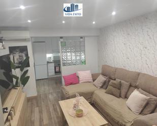 Sala d'estar de Pis en venda en  Jaén Capital amb Aire condicionat, Calefacció i Traster