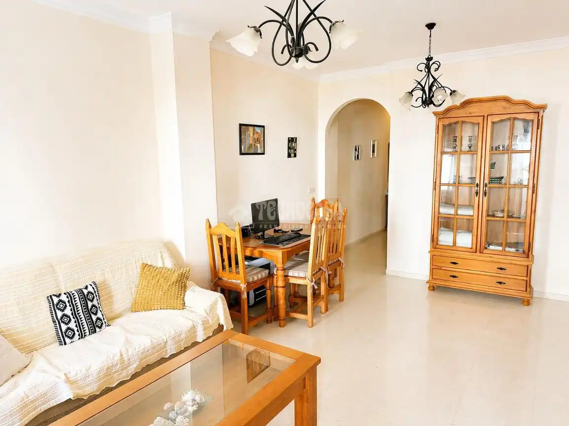 Piso en venta en Torrox con Terraza y Balcón