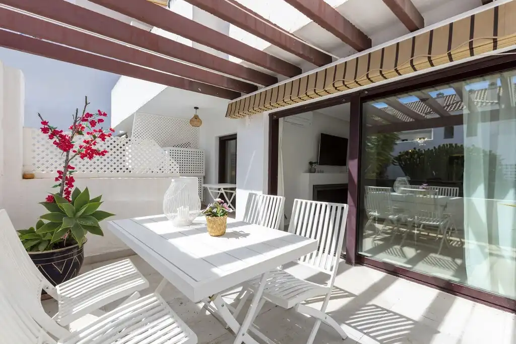 Home with pool for sale in Nueva Andalucía