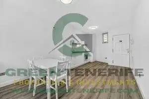 Wohnung zum Verkauf in Adeje mit Terrasse, Schwimmbad und Möbliert