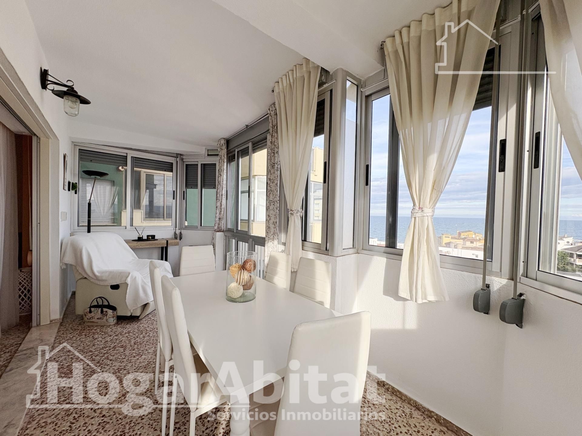 Menjador de Pis en venda en Tavernes de la Valldigna amb Terrassa, Balcó i Piscina comunitària