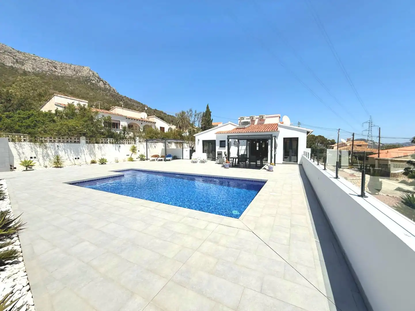 Vista exterior de Casa o chalet en venta en Calpe / Calp con Aire acondicionado y Piscina