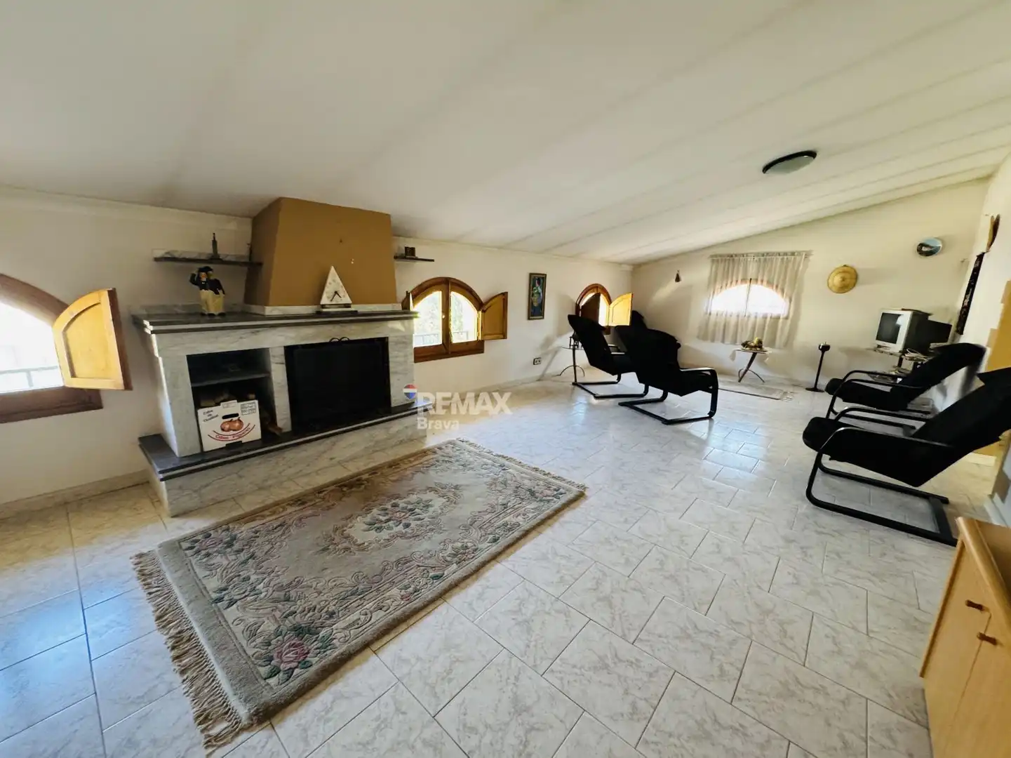 Sala d'estar de Casa o xalet en venda en Amer amb Jardí privat, Terrassa i Traster