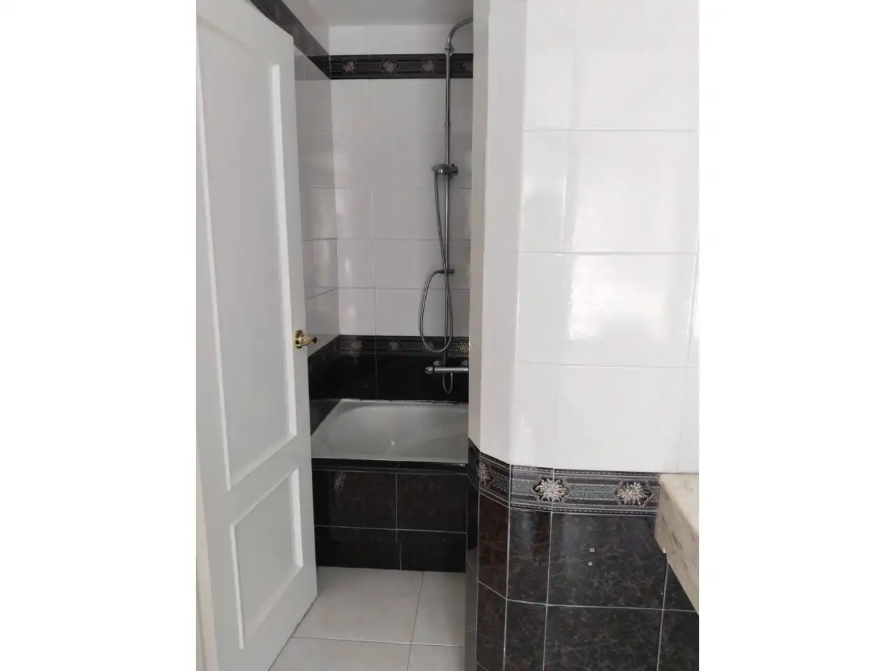 Baño de Dúplex de alquiler en Burgos con Calefacción, Parquet y Amueblado