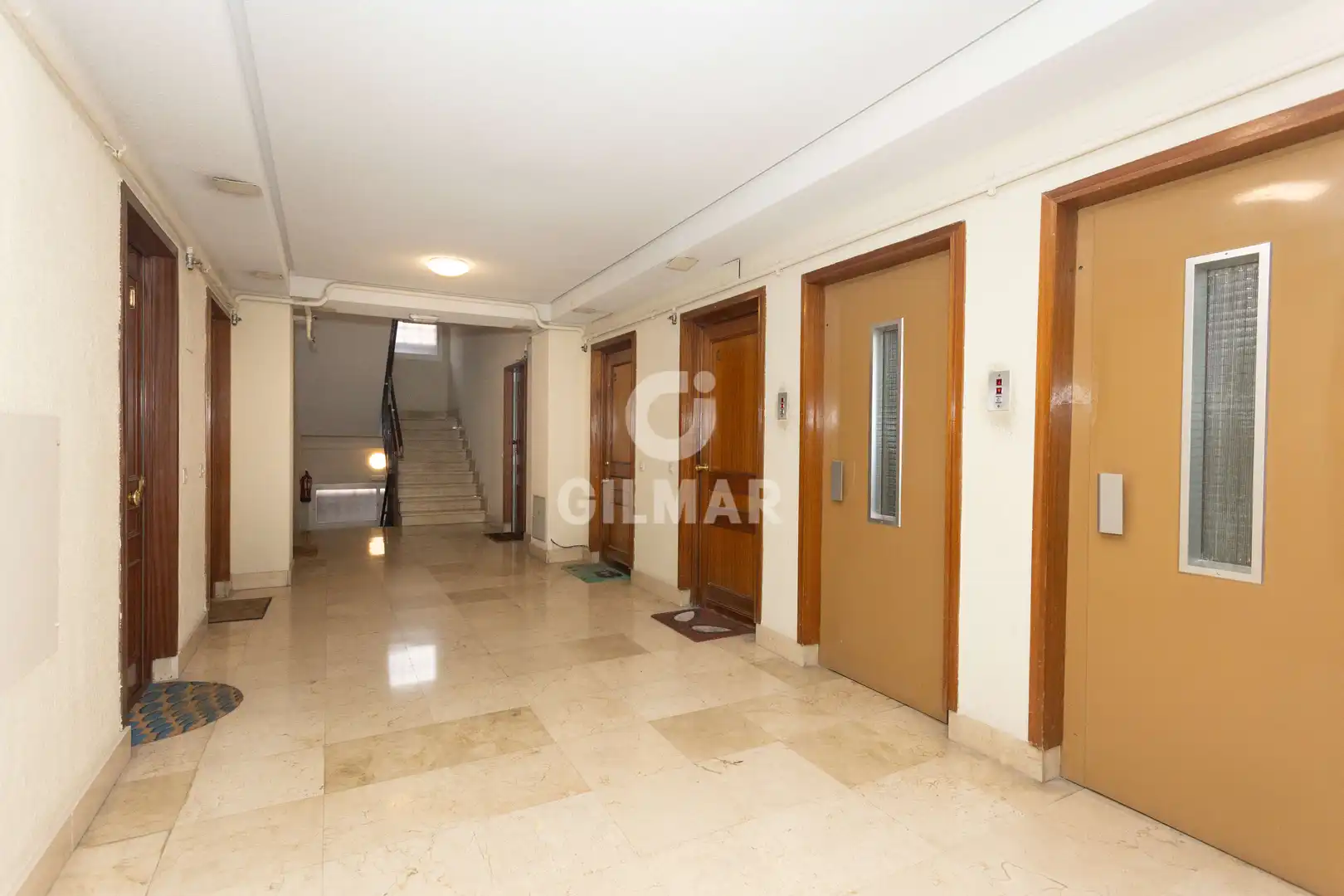 Piso en venta en Madrid con Calefacción y Balcón