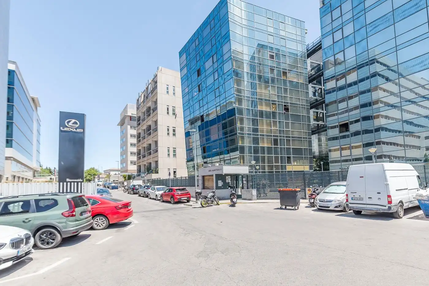 Vista exterior de Dúplex de alquiler en Madrid con Aire acondicionado, Calefacción y Parquet