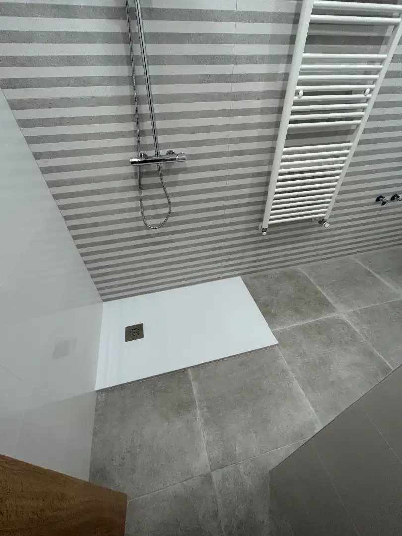 Bathroom of Flat for sale in Burgos Capital  with Heating