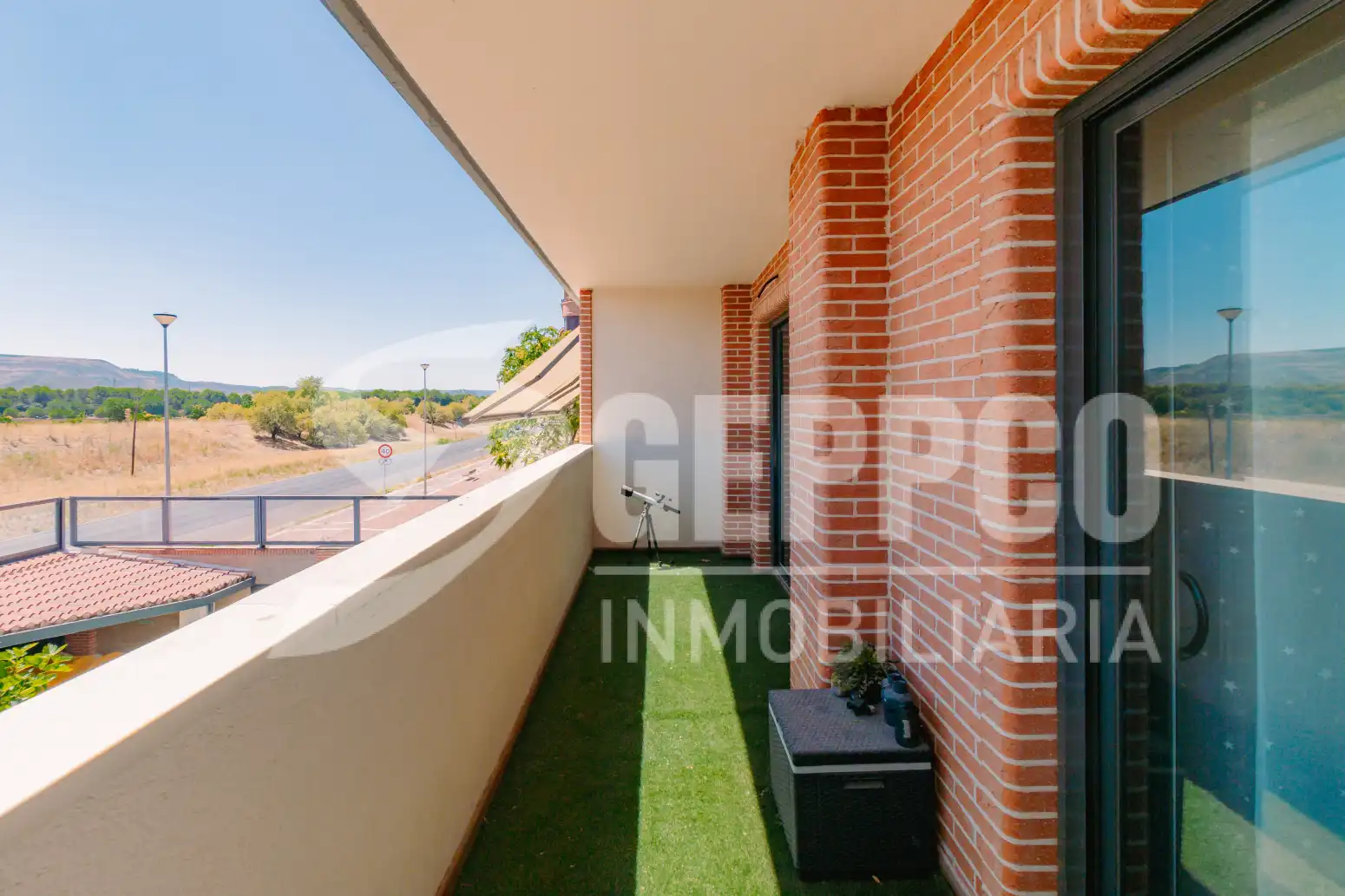 Terraza de Casa adosada en venta en Alcalá de Henares con Calefacción, Terraza y Piscina comunitaria