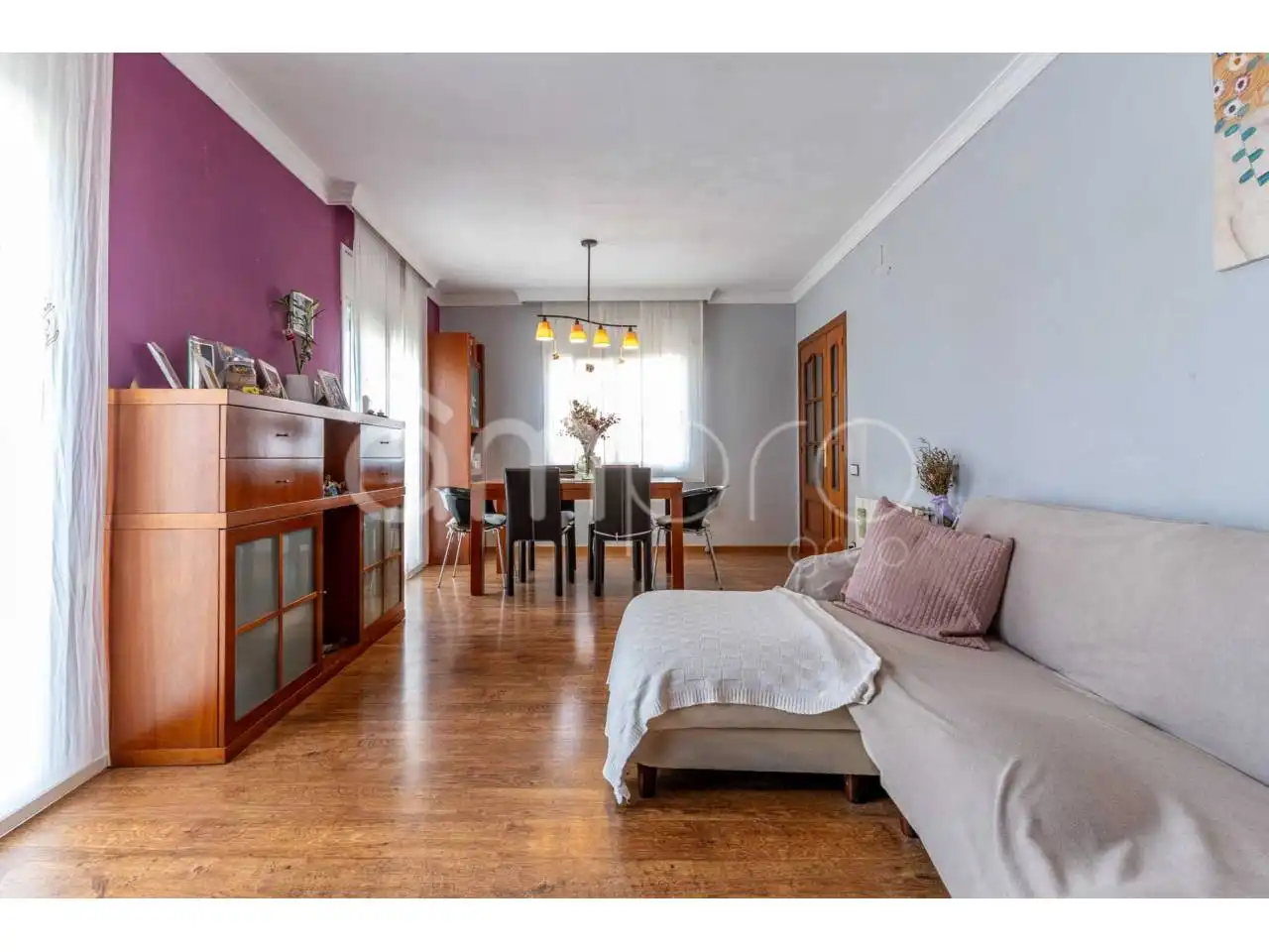 Sala de estar de Dúplex en venta en Vilanova i la Geltrú con Terraza, Balcón y Alarma