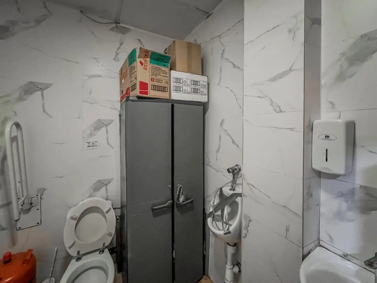 Badezimmer von Geschaftsraum zur Miete in Valencia