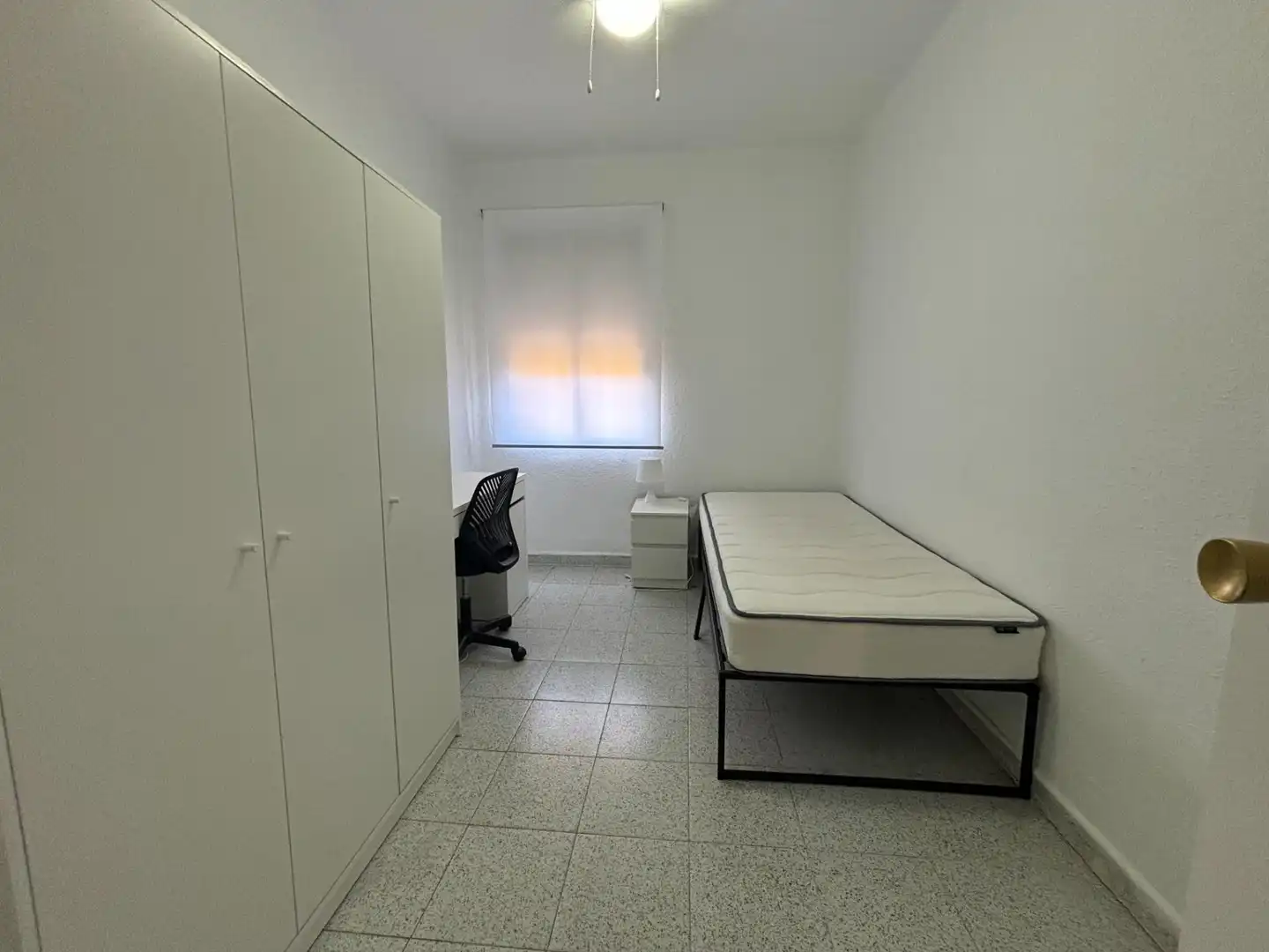 Dormitori de Pis en venda en Sevilla amb Terrassa, Moblat i Balcó