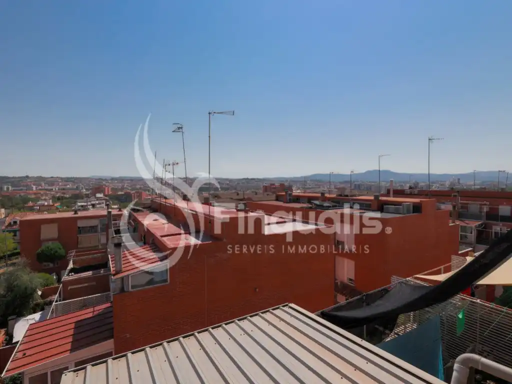 Terrassa de Casa adosada en venda en Canovelles