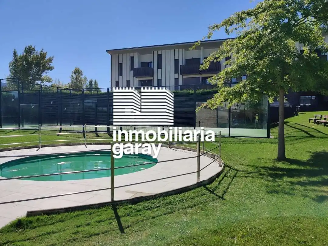 Jardín de Dúplex en venta en Villarcayo de Merindad de Castilla la Vieja con Calefacción