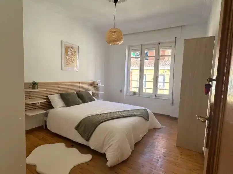 Bedroom of Flat for share in El Soto