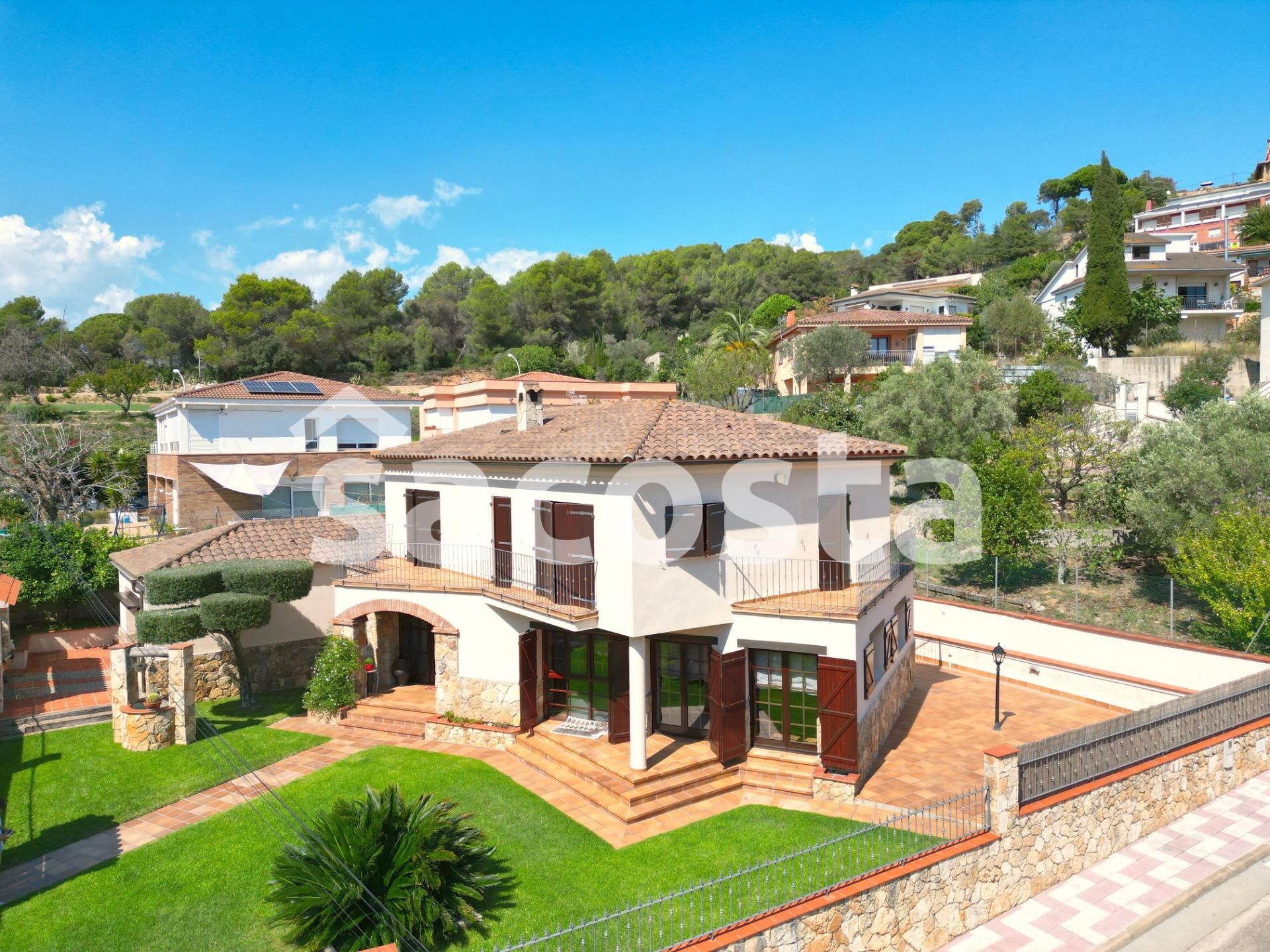 Vista exterior de Casa o xalet en venda en Blanes amb Aire condicionat, Calefacció i Jardí privat