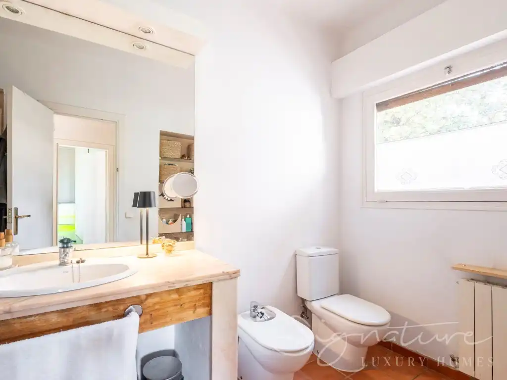 Bathroom of Houses for sale in Sant Cugat del Vallès
