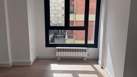 Foto 3 de Piso de alquiler en Oviedo - Jacinto Benavente, 4, Masip, Oviedo