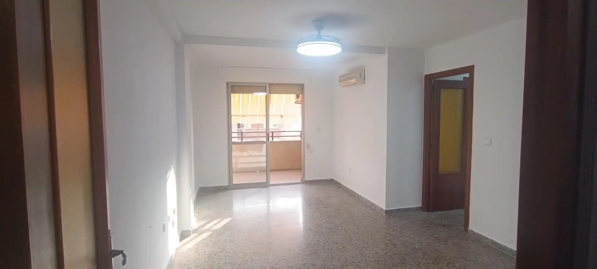 Living room of Flat for rent in Murcia  with Air Conditioner, Private garden and Terrace
