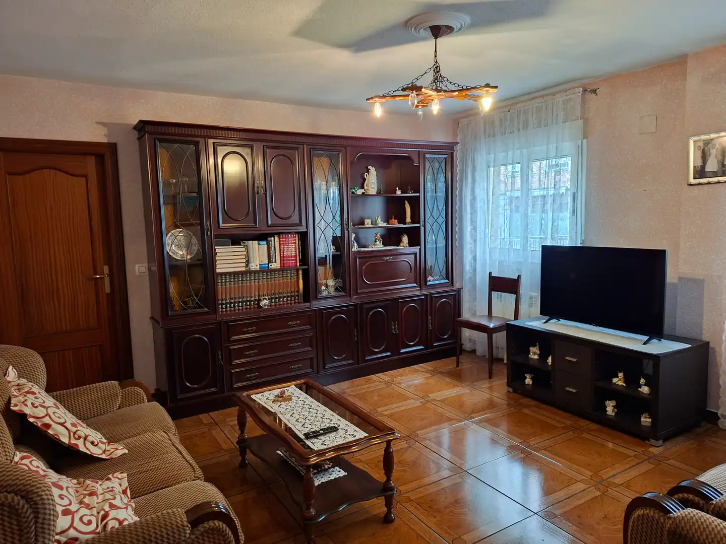 Living room of Flat for sale in Avilés  with Heating, Terrace and Furnished