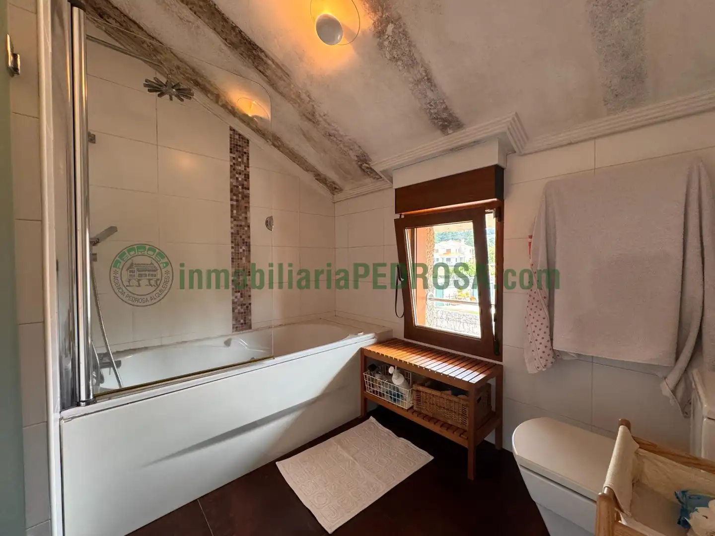 Baño de Casa o chalet en venta en Pontevedra Capital  con Calefacción, Jardín privado y Terraza