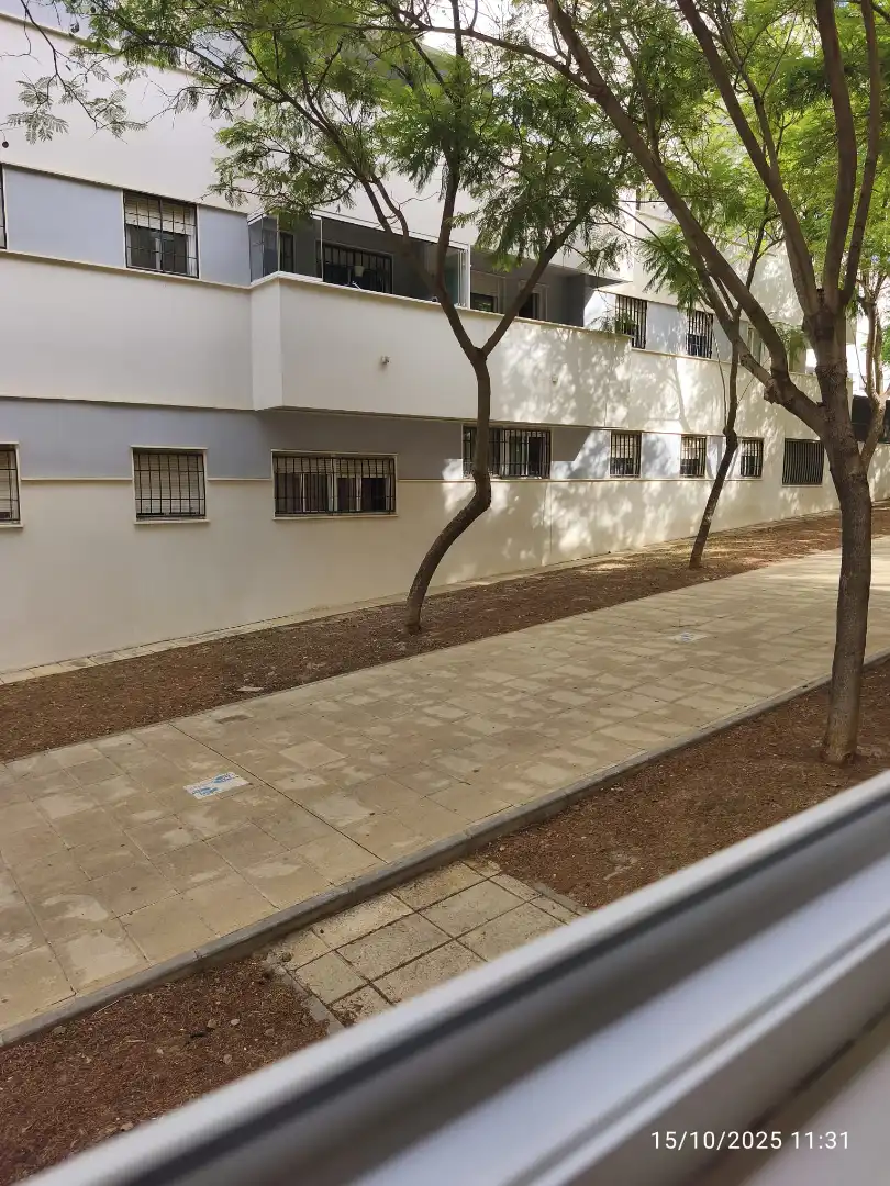 Parkplatz von Geschaftsraum zum Verkauf in Bormujos mit Klimaanlage, Parkett und Möbliert