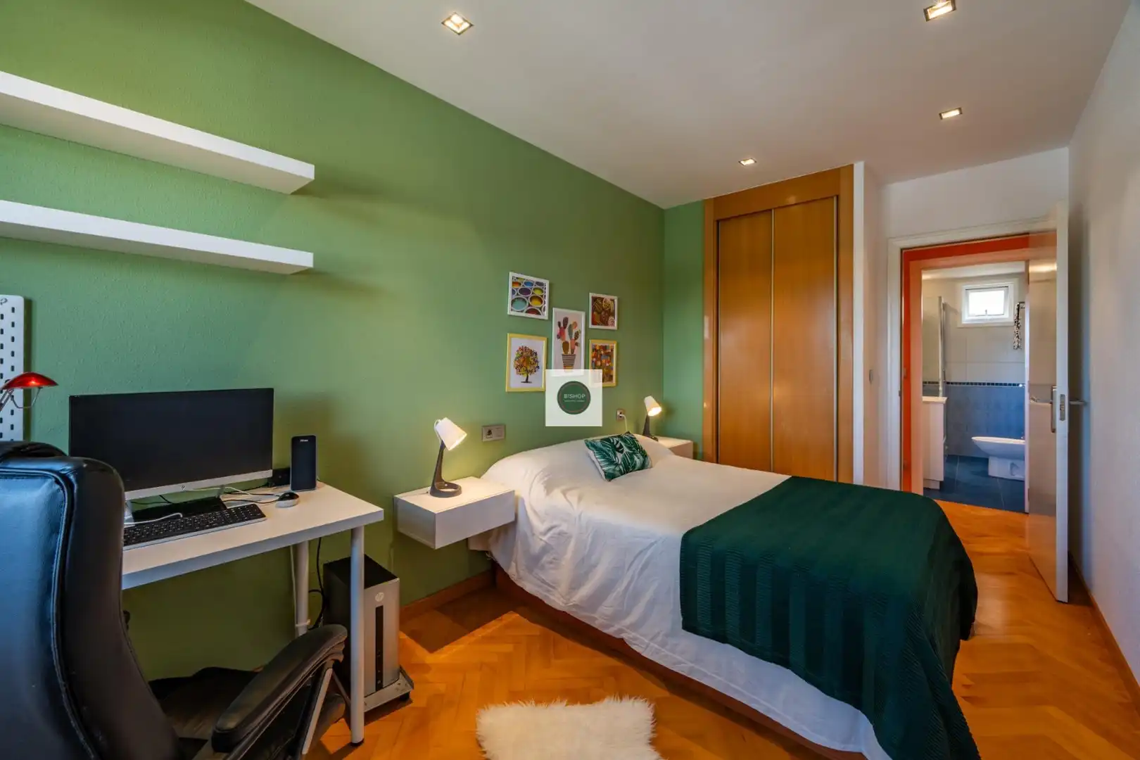 Habitación de Piso en venta en A Coruña Capital  con Calefacción y Trastero