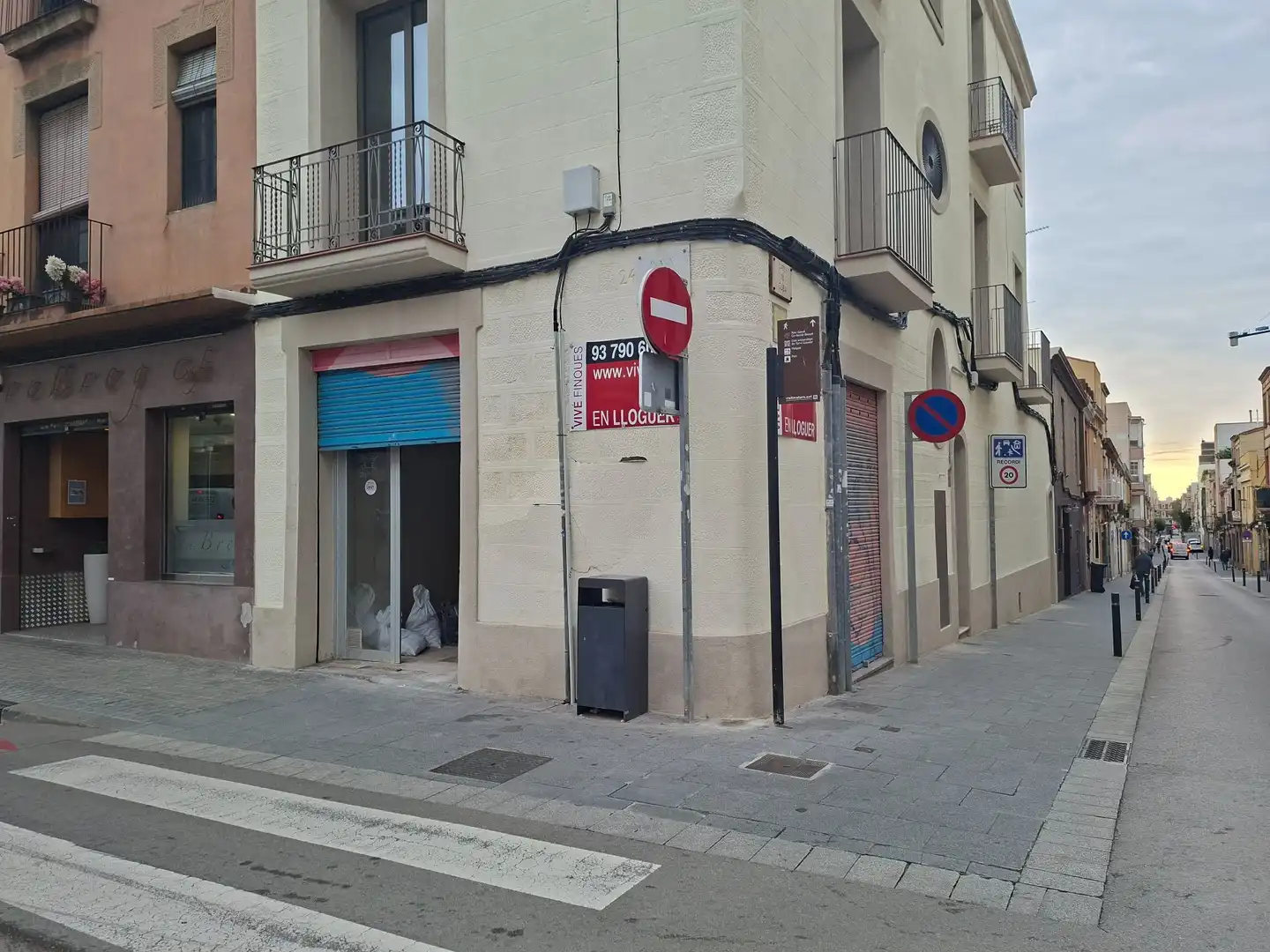 Business premises to rent in Cuba 17