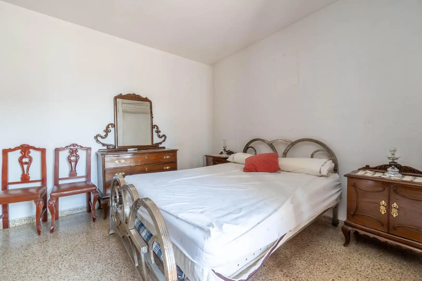 Bedroom of Flat for sale in Granada  with Air Conditioner and Balcony