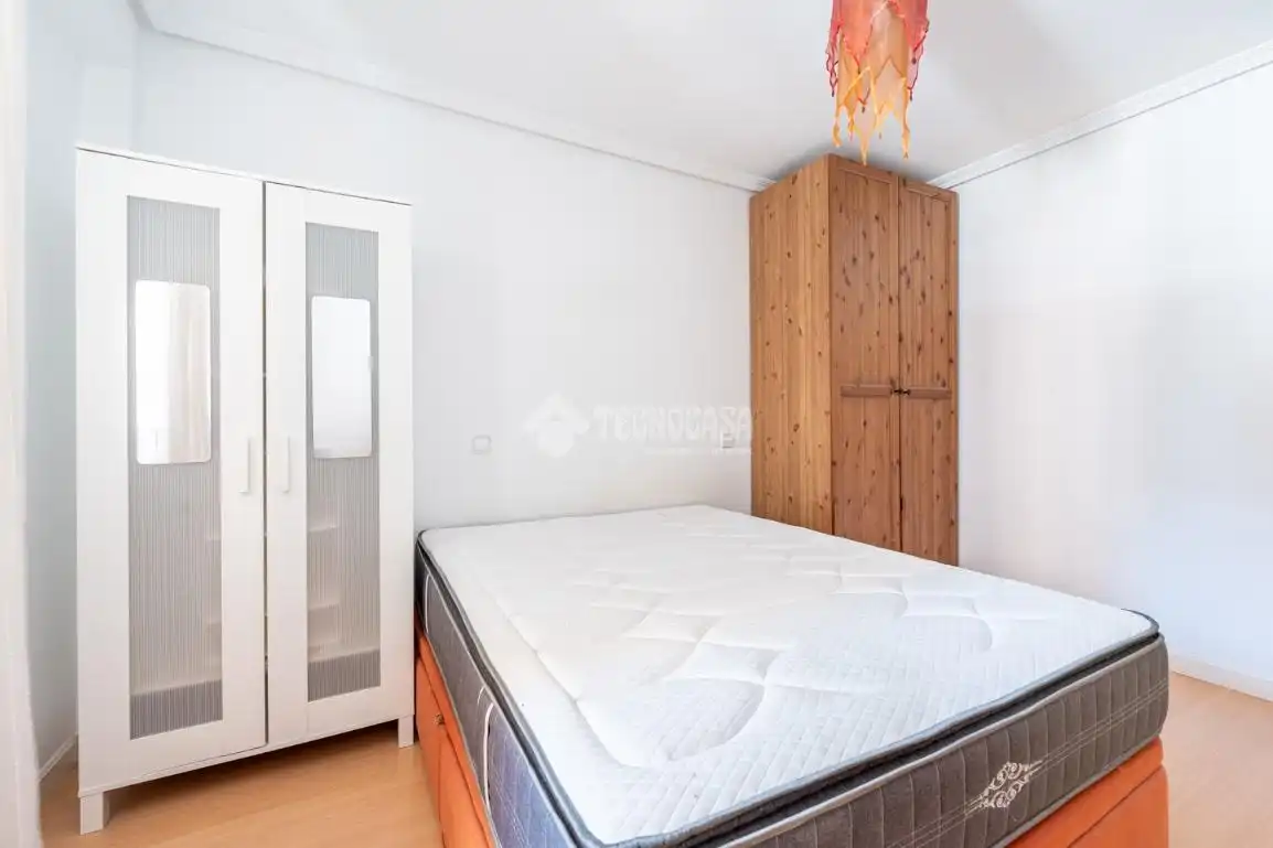 Bedroom of Flat for sale in Madrid  with Air Conditioner and Heating